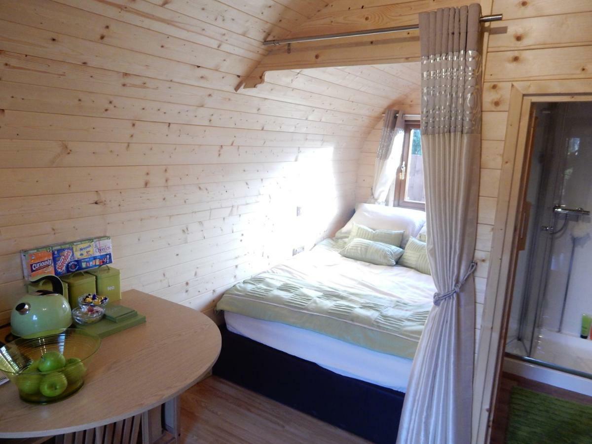 Ashbourne Heights Holiday Park ภายนอก รูปภาพ